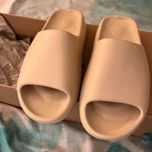 🚫SOLD🚫 Yeezy “Bone” Slides